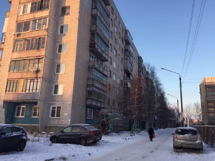 В Архангельске жители высотки два года ждали ремонта лифта